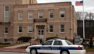 Daniel Dolan, Policía de Pawtucket, RI, ha presentado su renuncia